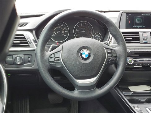 Used 2018 BMW 330i xDrive Sedan w/ Convenience Package image 10