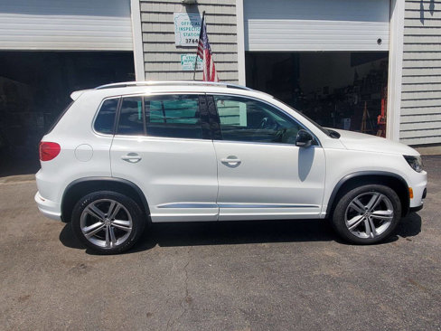 Used 2017 Volkswagen Tiguan Sport image 9