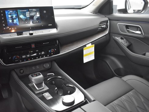 New 2026 Nissan Rogue Platinum image 33