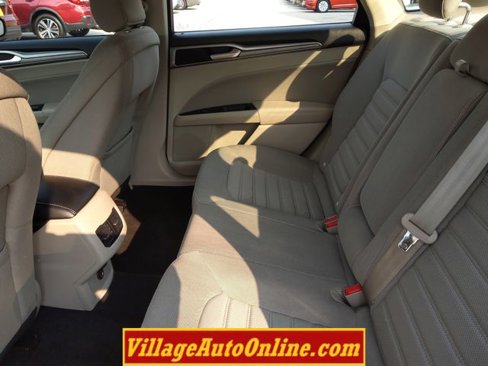 Used 2019 Ford Fusion SE image 24
