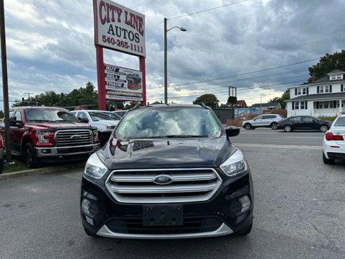 Used 2018 Ford Escape SE w/ SE Sync 3 Package image 3