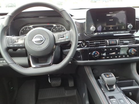 New 2025 Nissan Pathfinder Rock Creek image 15