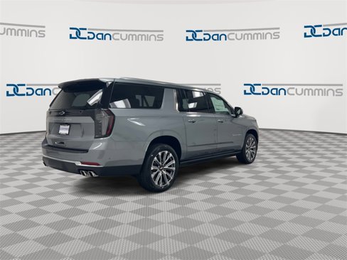 New 2026 Chevrolet Suburban High Country image 8