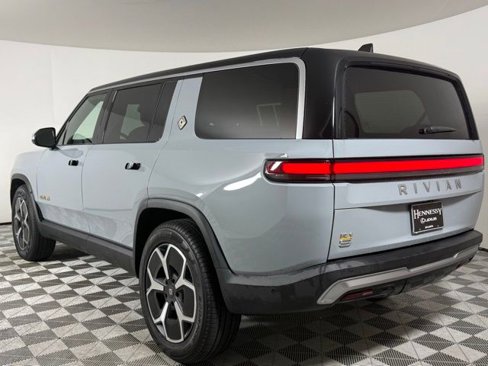 Used 2024 Rivian R1S Adventure image 4