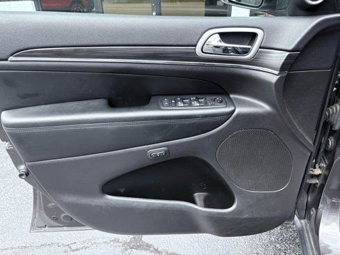 Used 2019 Jeep Grand Cherokee Limited image 10