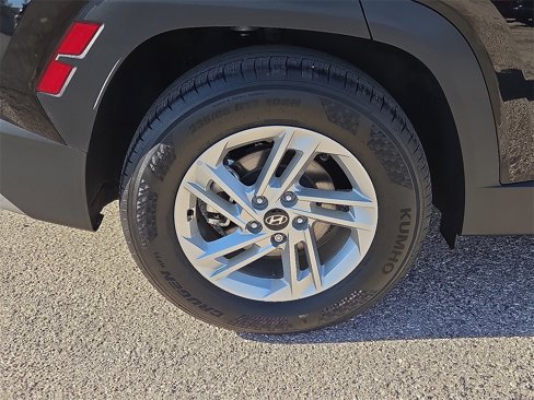 Used 2025 Hyundai Tucson SE image 8
