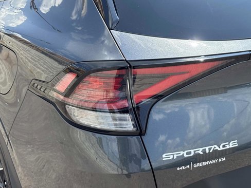 Used 2025 Kia Sportage EX image 11
