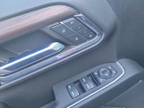 Used 2024 GMC Sierra 1500 SLT image 15