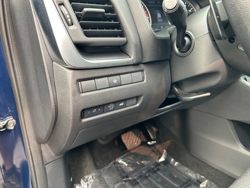 Used 2024 Nissan Rogue SV image 21