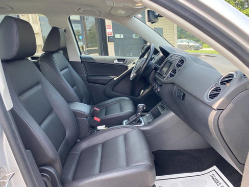 Used 2017 Volkswagen Tiguan S image 28