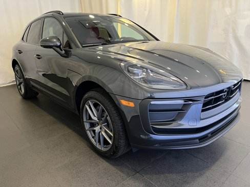 New 2026 Porsche Macan image 7