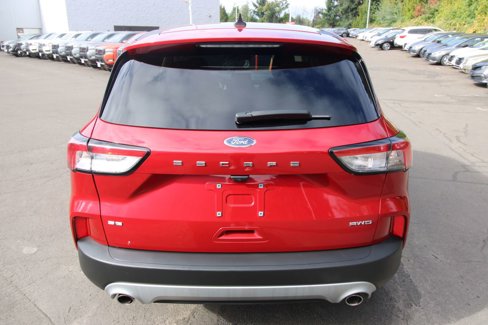 Used 2021 Ford Escape SE image 4