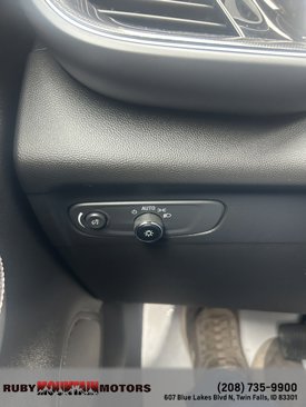 Used 2023 Buick Envision Preferred w/ Premium Seat Package image 10
