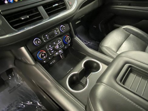 Used 2021 Chevrolet Suburban LT image 27