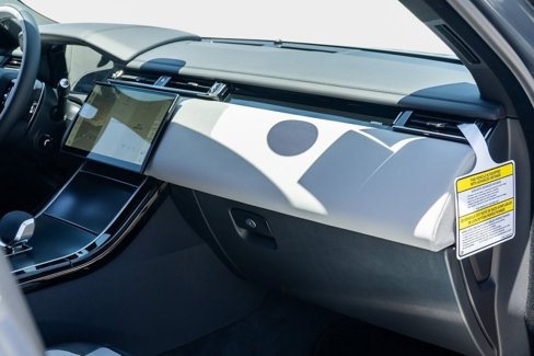 New 2026 Land Rover Range Rover Velar Dynamic SE image 21