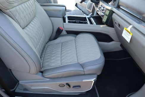 New 2026 Ford F250 Platinum w/ Platinum Plus Package image 16