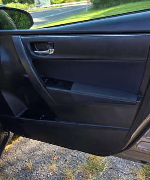 Used 2017 Toyota Corolla LE image 11