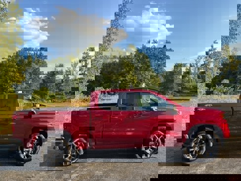 Used 2022 Chevrolet Silverado 1500 LT w/ All Star Edition Plus image 2