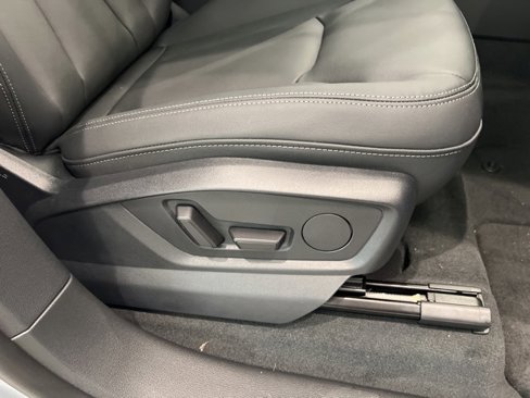 New 2025 Audi Q8 Premium image 22