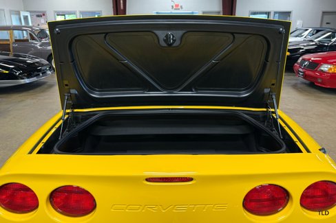 Used 2002 Chevrolet Corvette Convertible w/ Preferred Equipment Group2 image 46