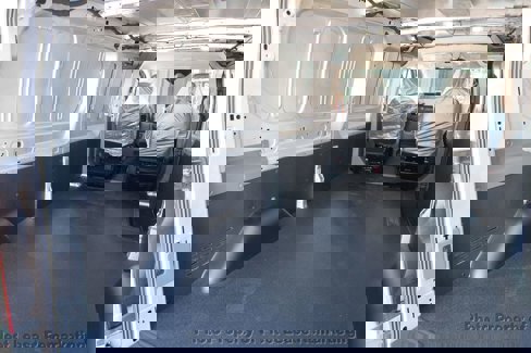 Used 2023 Ford E-Transit Low Roof image 16