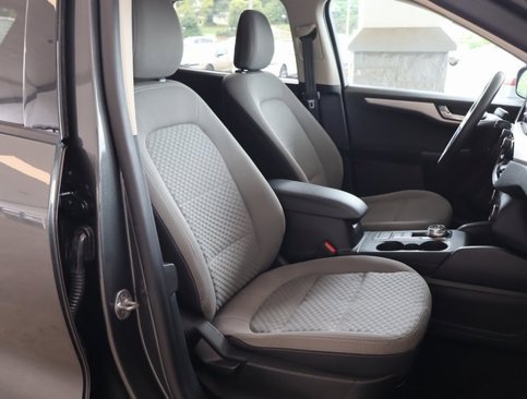 Used 2020 Ford Escape SE image 43