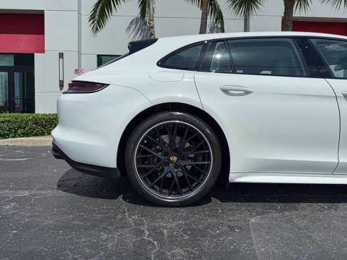 Used 2023 Porsche Panamera 4 w/ Premium Package image 8