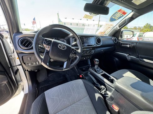 Used 2021 Toyota Tacoma TRD Off-Road image 16