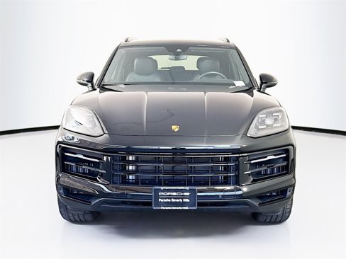 Used 2024 Porsche Cayenne image 6