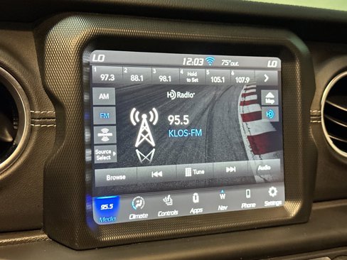 Certified 2022 Jeep Wrangler Unlimited Sahara w/ Cold Weather Group image 17