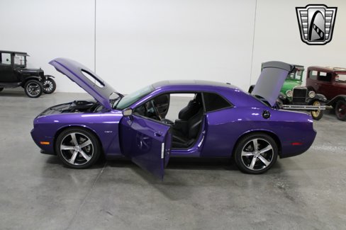 Used 2014 Dodge Challenger R/T image 7