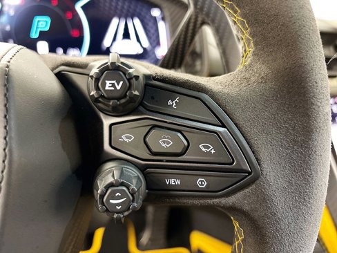 Used 2024 Lamborghini Revuelto image 21