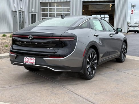 New 2025 Toyota Crown Platinum image 5