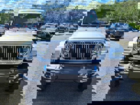 Used 2024 Jeep Wrangler Unlimited Sahara image 8