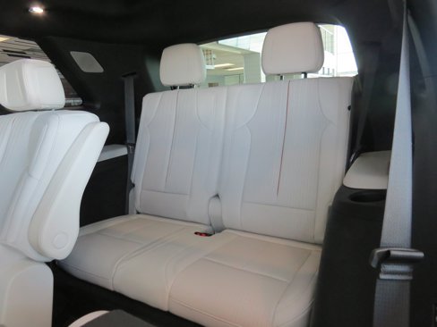 New 2026 Cadillac Vistiq Luxury w/ LPO, Floor Liner Package image 15