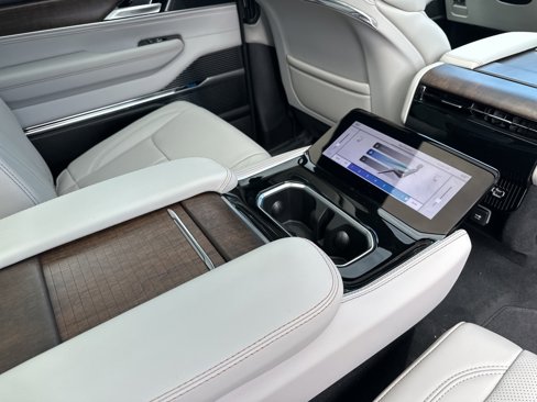 New 2025 Jeep Grand Wagoneer 4WD image 49