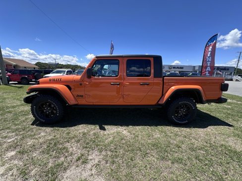New 2025 Jeep Gladiator Willys image 4