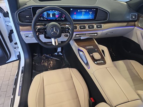 New 2026 Mercedes-Benz GLS 580 4MATIC image 18