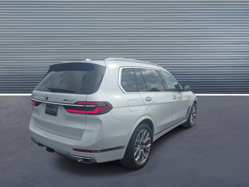 New 2026 BMW X7 xDrive40i image 3