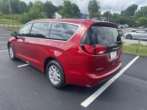 New 2025 Chrysler Voyager LX image 5