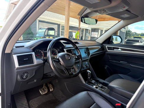 Used 2018 Volkswagen Atlas SE w/ R-Line Package image 16