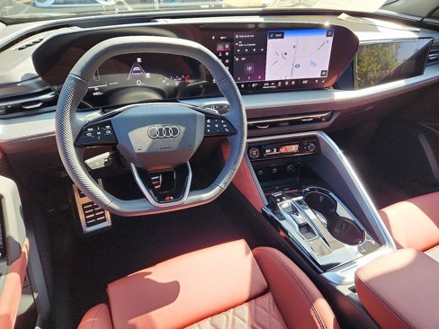 New 2025 Audi SQ5 Prestige image 9