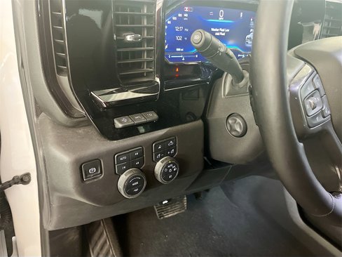 Used 2025 Chevrolet Silverado 1500 ZR2 w/ Technology Package image 10