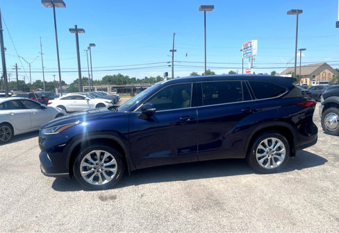 Used 2023 Toyota Highlander Limited image 3