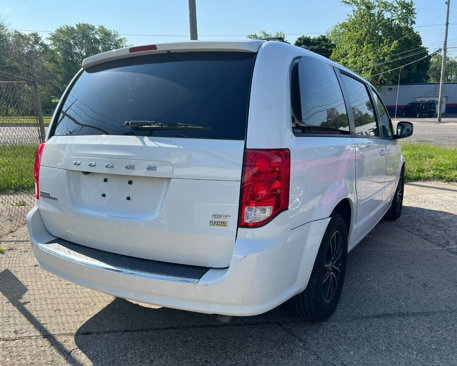 Used 2017 Dodge Grand Caravan GT image 4