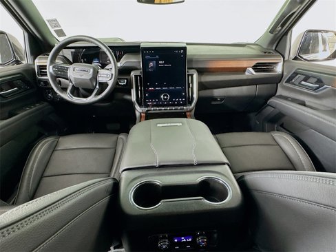 Used 2025 GMC Yukon XL Denali image 42