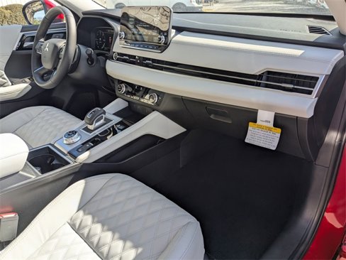 New 2025 Mitsubishi Outlander SEL image 28