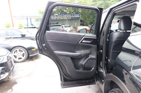 Used 2024 Mitsubishi Outlander 4WD Plug-In Hybrid image 27