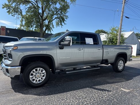 Used 2025 Chevrolet Silverado 3500 LTZ w/ LTZ Plus Package image 4