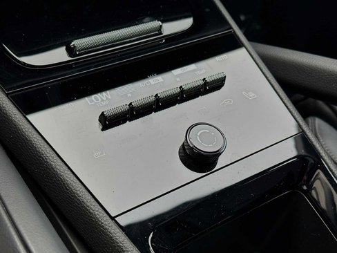 Used 2024 Porsche Cayenne image 20